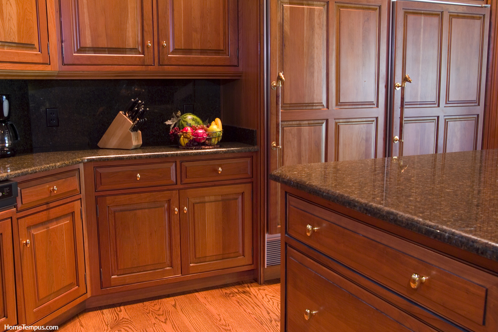 New custom wood cabinets with granite counter tops | Kitchen cabinets what color paint goes with brown granite